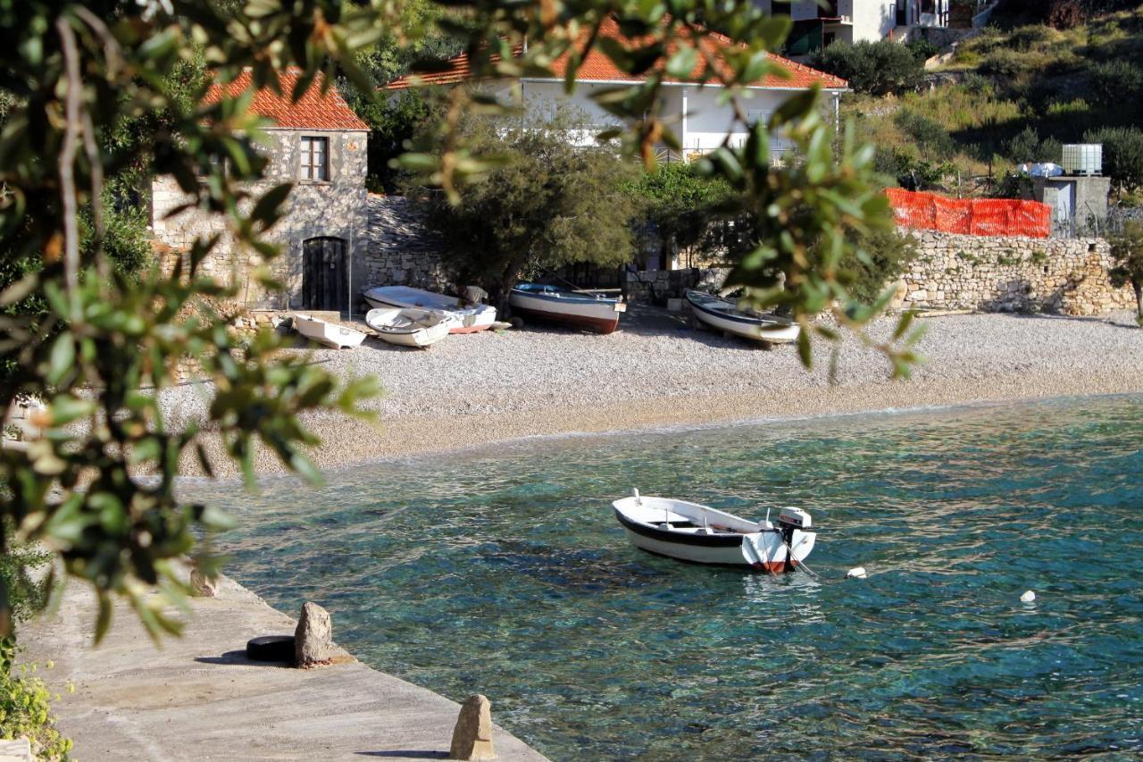 Seaside Secluded Apartments Cove Torac, Hvar - 589 Gdinj Bagian luar foto