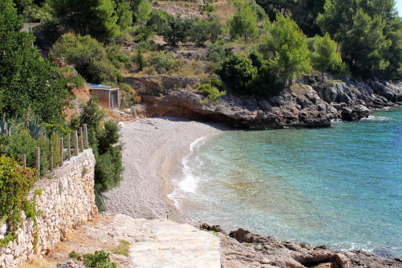 Seaside Secluded Apartments Cove Torac, Hvar - 589 Gdinj Bagian luar foto
